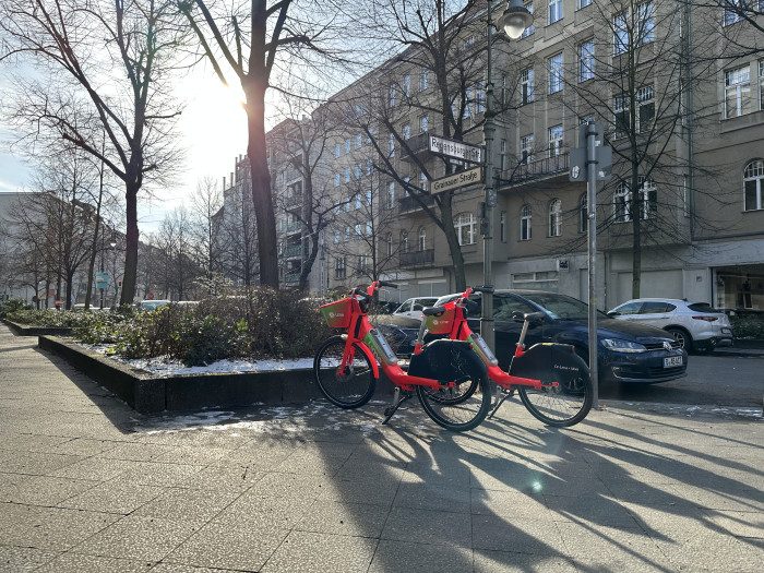 Beim iPhone 14 Pro Max ist der Bereich um die Sonne st&auml;rker &uuml;berstrahlt. (Bild: Tobias K&ouml;ltzsch/Golem.de)